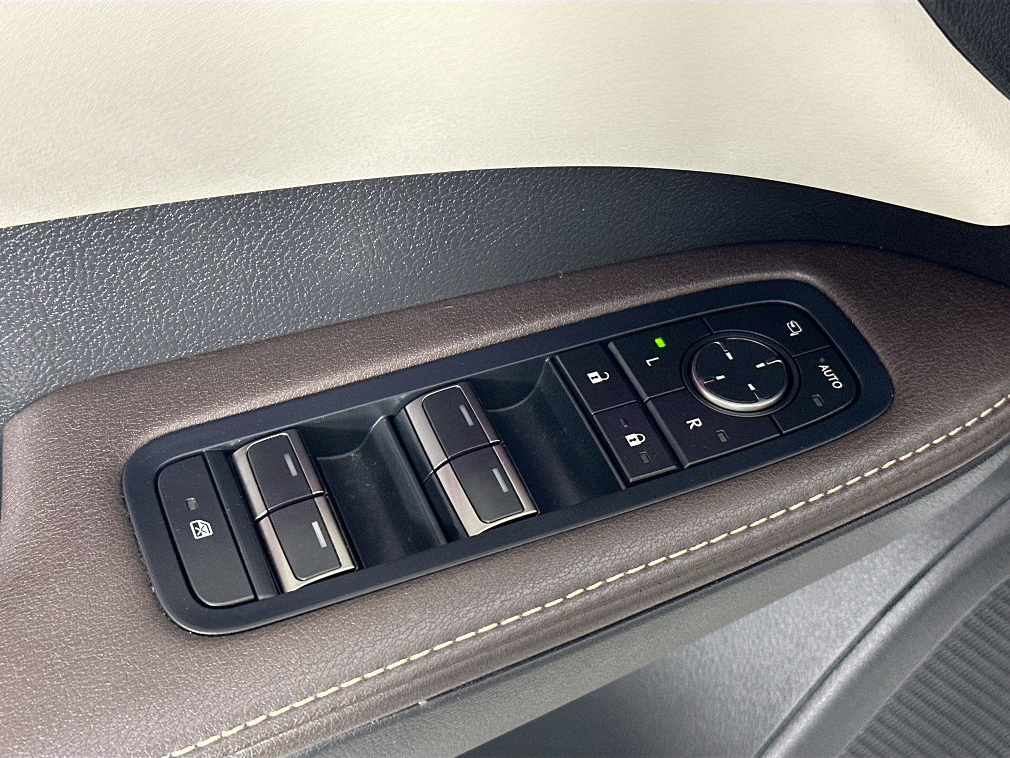 Used 2023 Lexus RX 350 Premium Plus w/ Cold Area Package FWD image 17