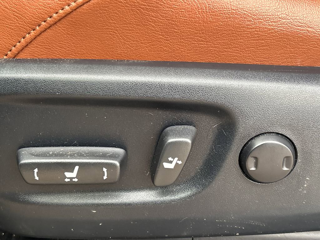 Used 2015 Toyota 4Runner Limited AWD/4WD image 9
