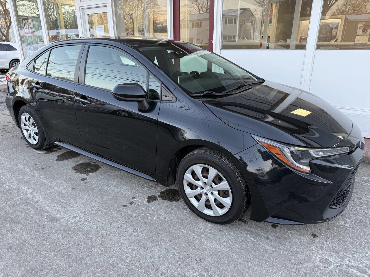 Used 2020 Toyota Corolla LE image 29