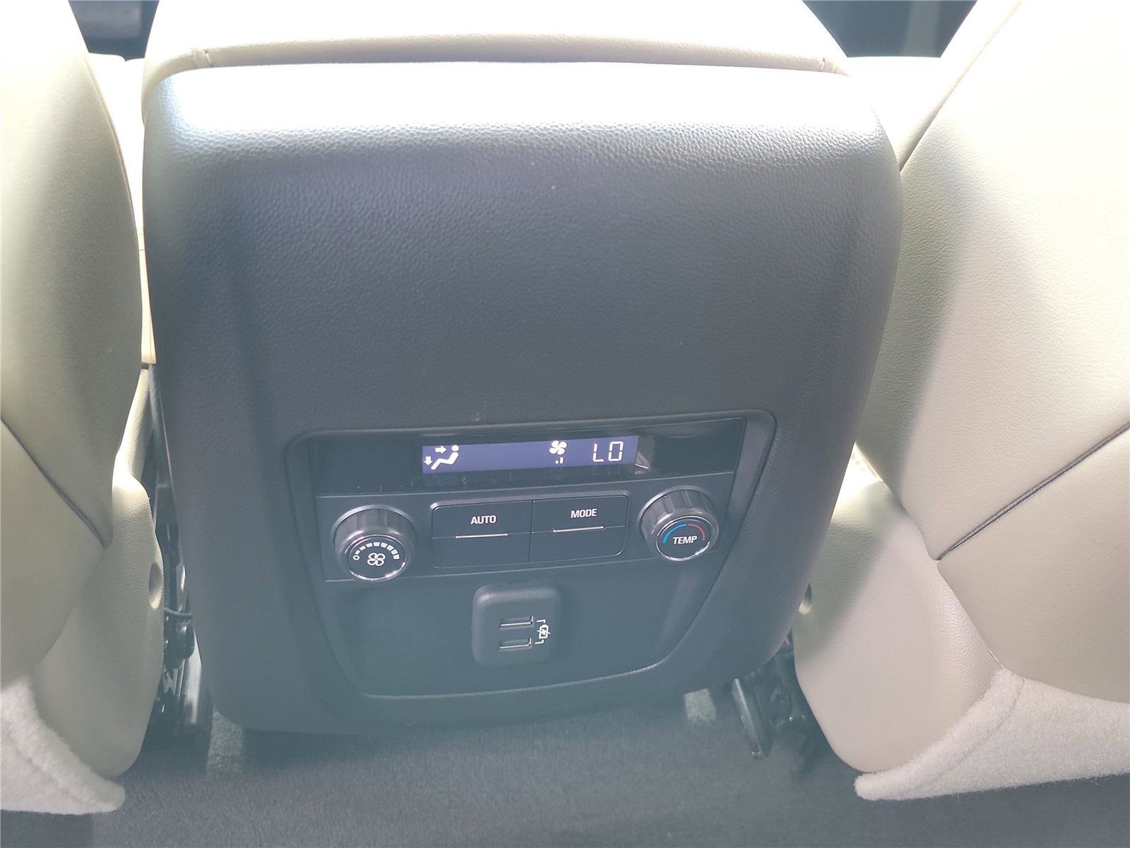 Used 2020 Buick Enclave Essence FWD image 13