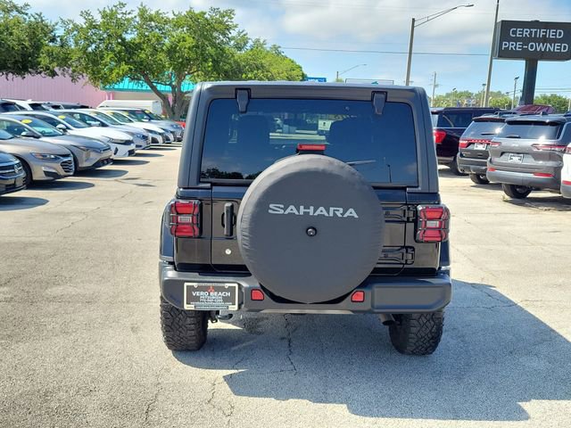 Used 2018 Jeep Wrangler Unlimited Sahara w/ LED Lighting Group AWD/4WD image 5