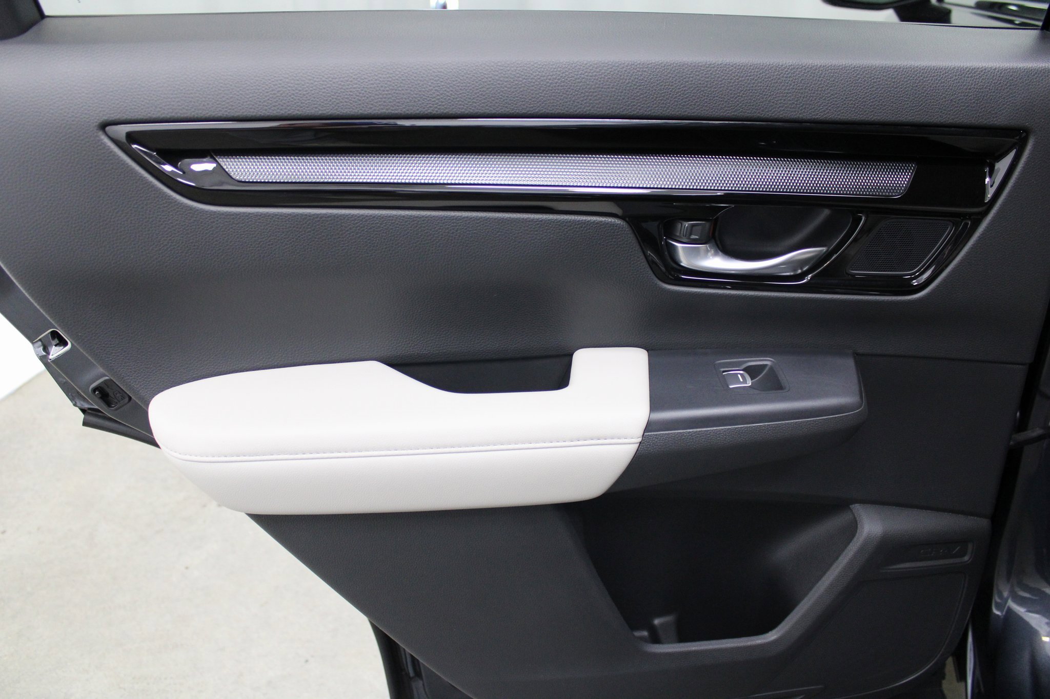 Used 2023 Honda CR-V EX-L image 18