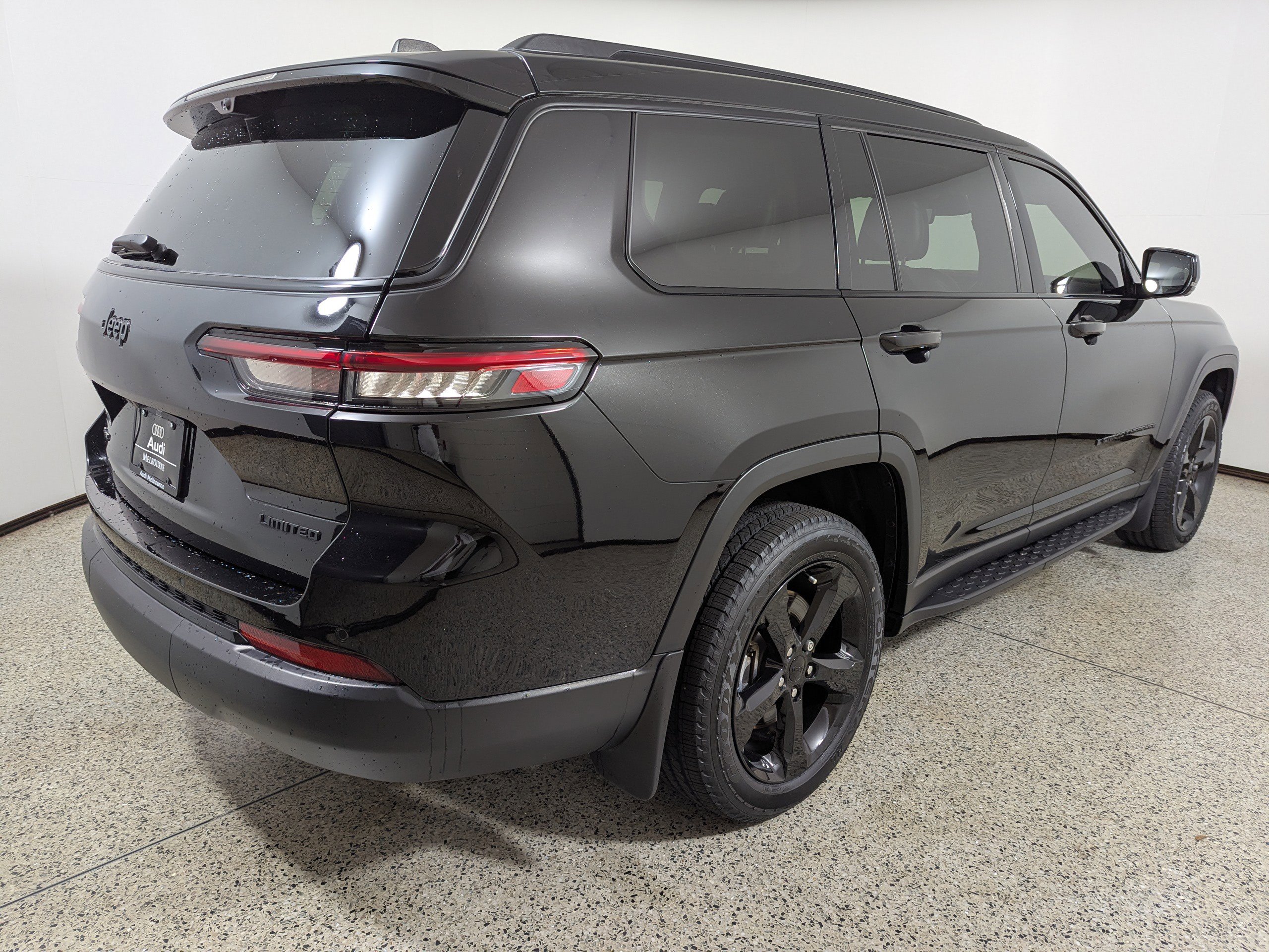 Used 2023 Jeep Grand Cherokee L Limited w/ Luxury Tech Group II AWD/4WD image 7