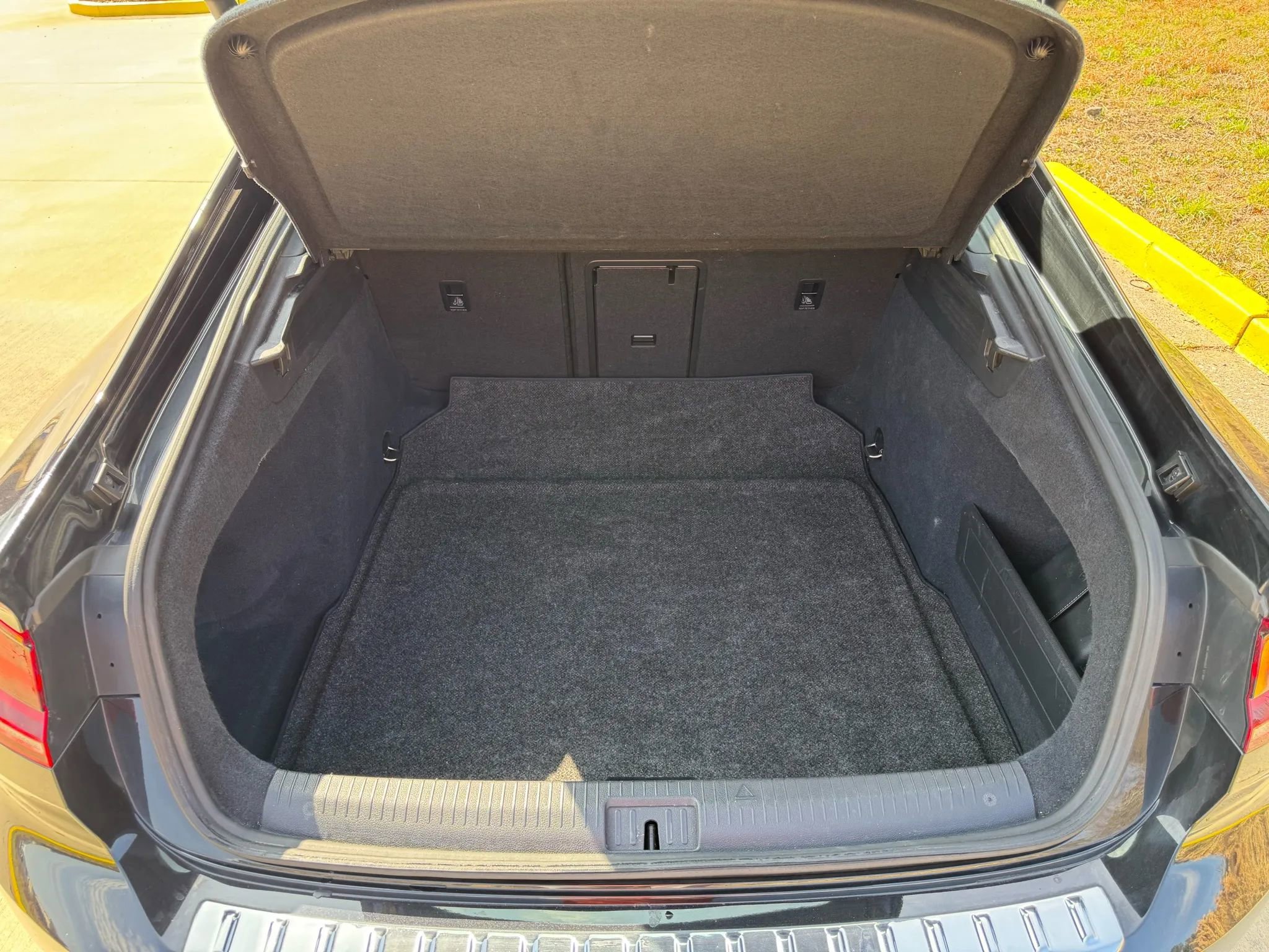 Used 2023 Volkswagen Arteon SEL AWD/4WD image 9