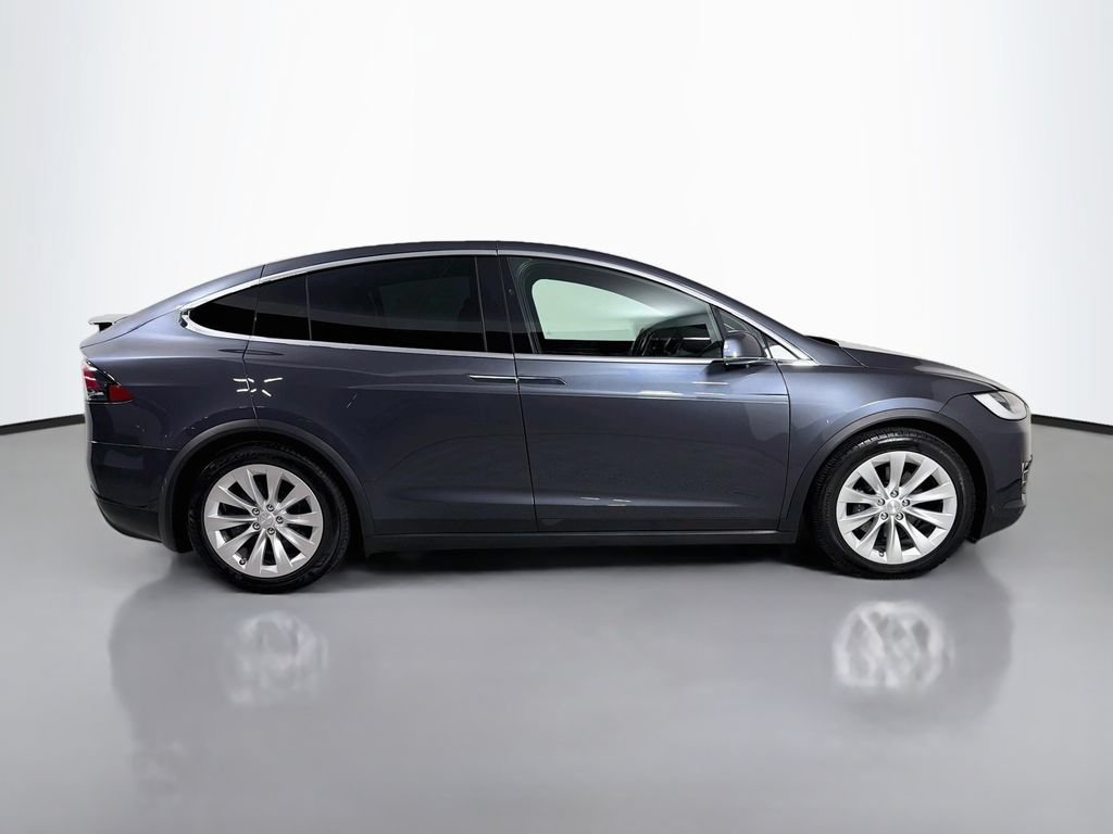 Used 2018 Tesla Model X 75D AWD/4WD image 4