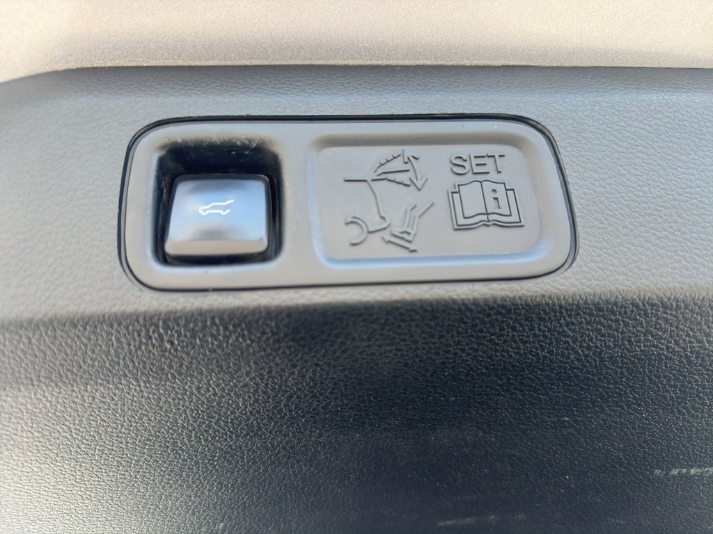Used 2020 Ford Expedition Limited RWD image 24