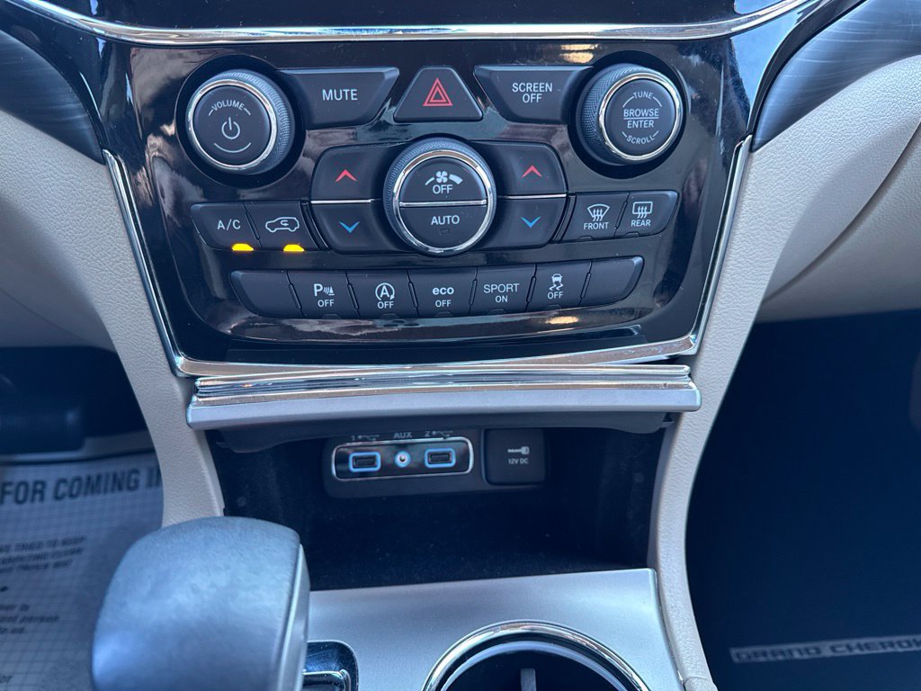 Used 2019 Jeep Grand Cherokee Laredo w/ Security & Convenience Group RWD image 22