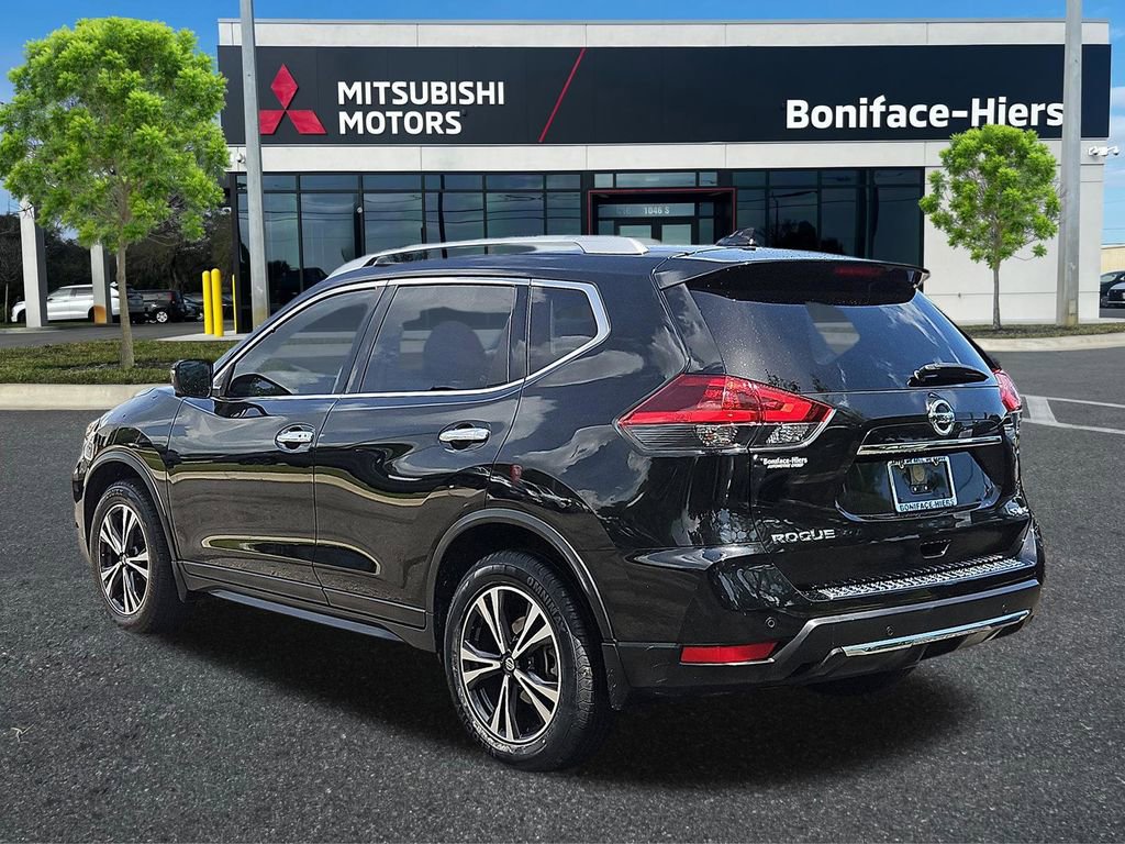 Used 2019 Nissan Rogue SV w/ Premium Package image 3