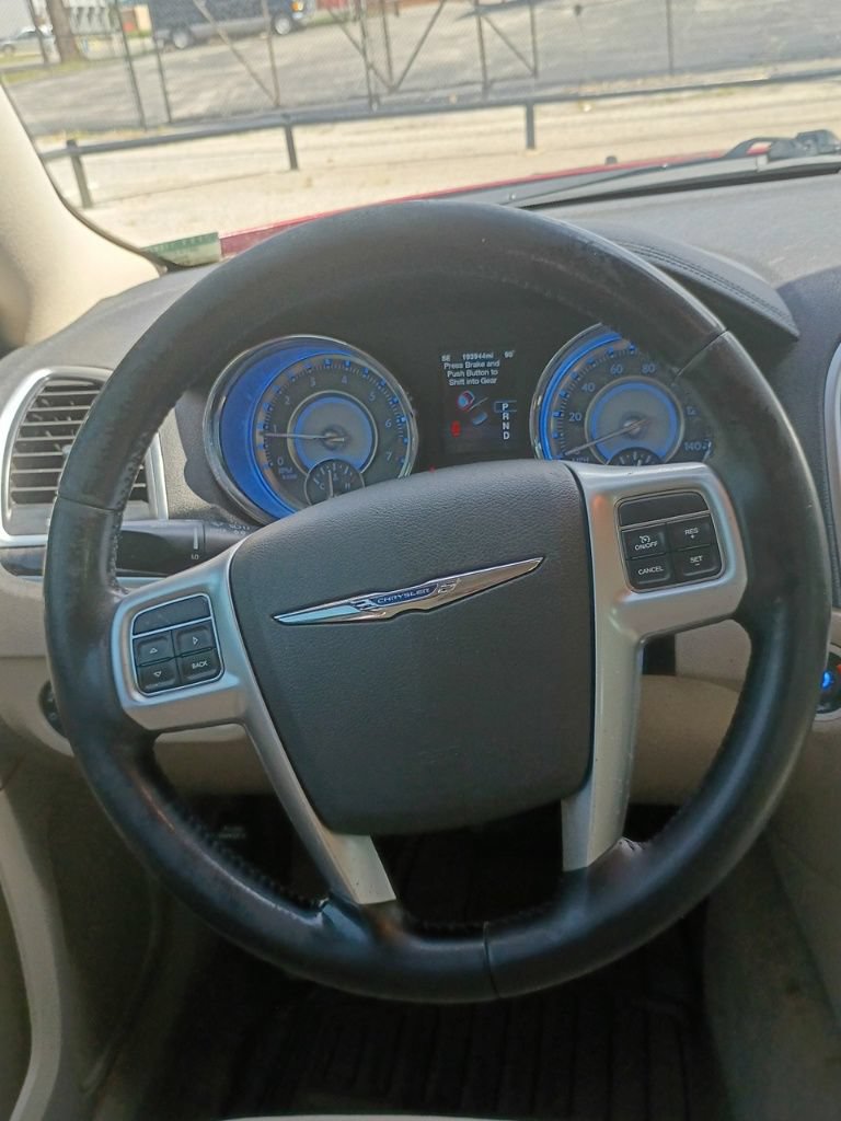 Used 2012 Chrysler 300 RWD image 10