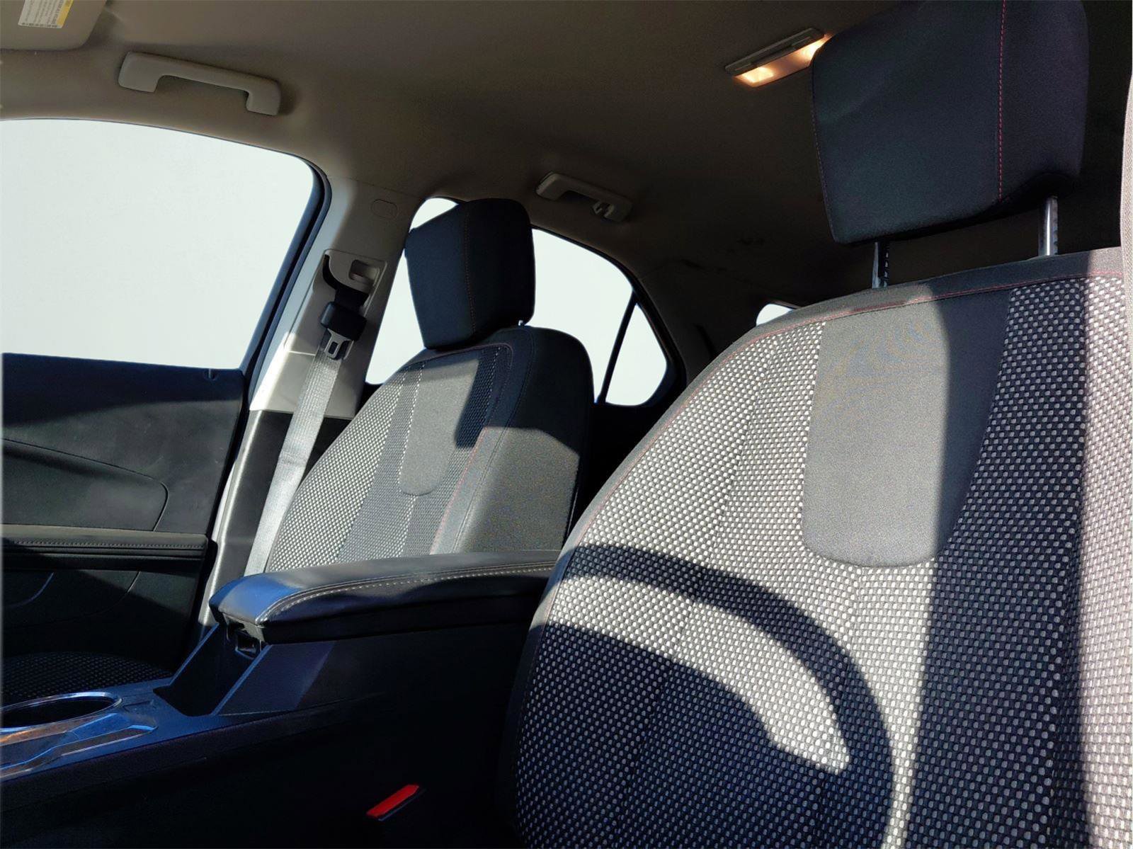 Used 2016 Chevrolet Equinox LT w/ Convenience Package image 9