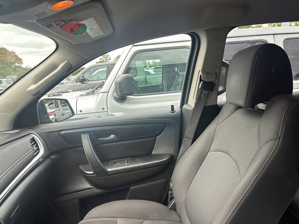 Used 2017 Chevrolet Traverse LT w/ Style and Technology Package FWD image 13