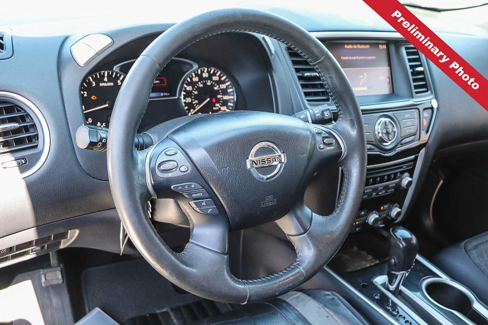 Used 2017 Nissan Pathfinder SV FWD image 16