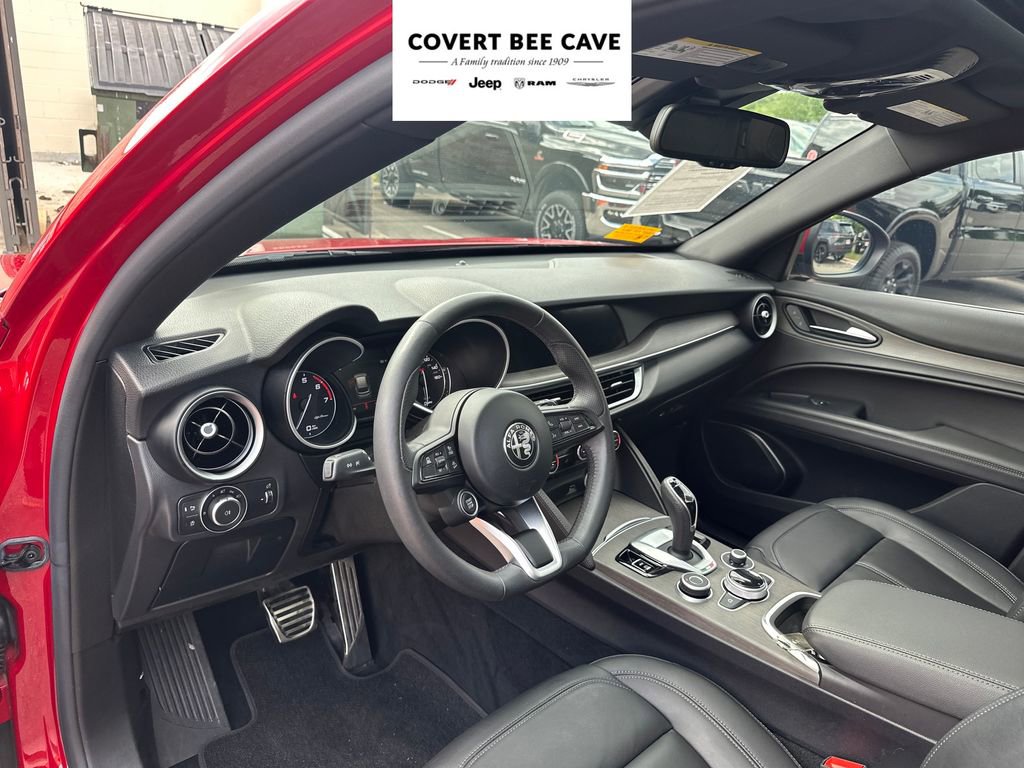 Used 2023 Alfa Romeo Stelvio Ti image 25