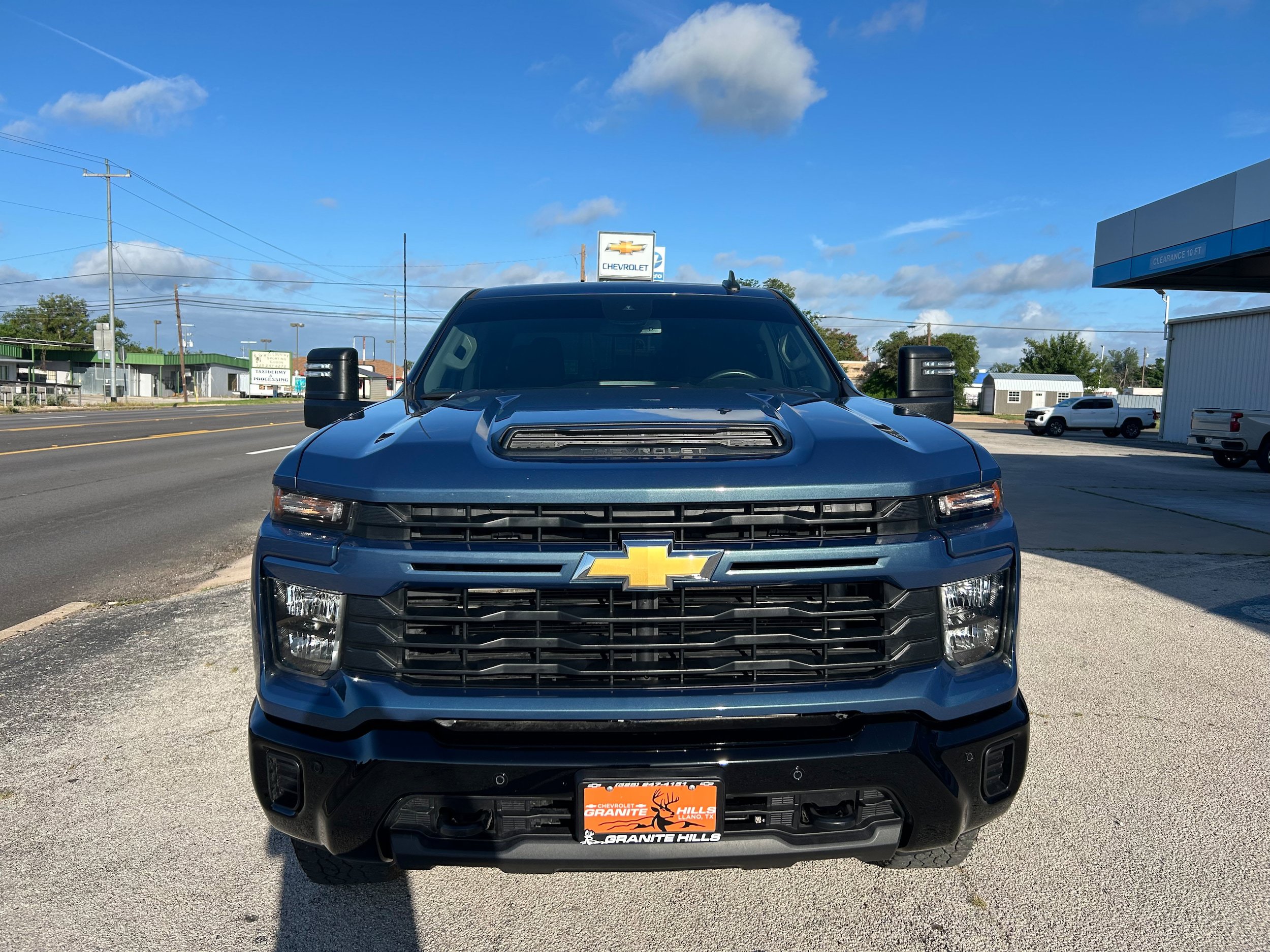 Used 2025 Chevrolet Silverado 2500 Custom w/ Custom Value Package AWD/4WD image 2