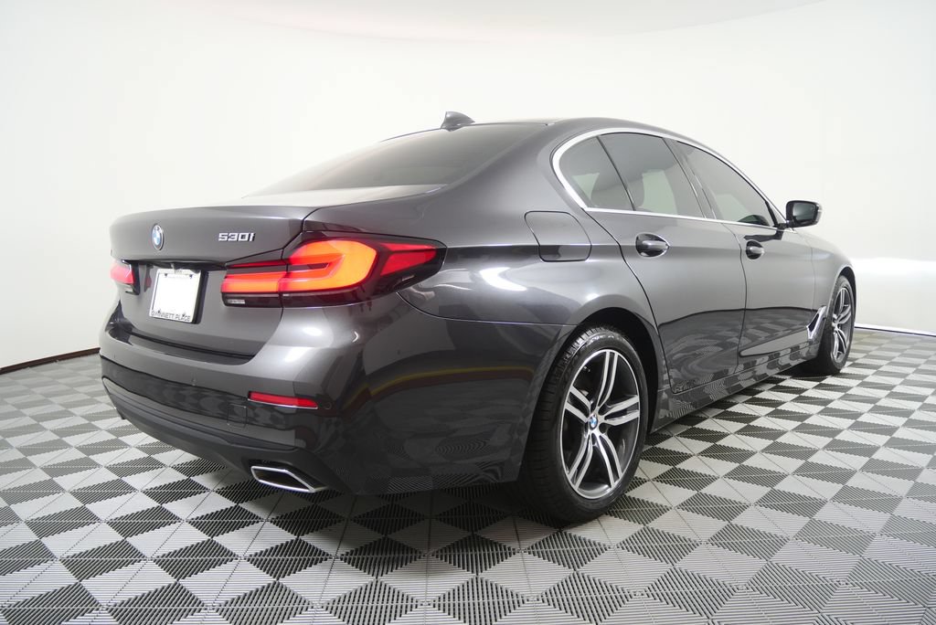Certified 2023 BMW 530i w/ Convenience Package RWD image 3