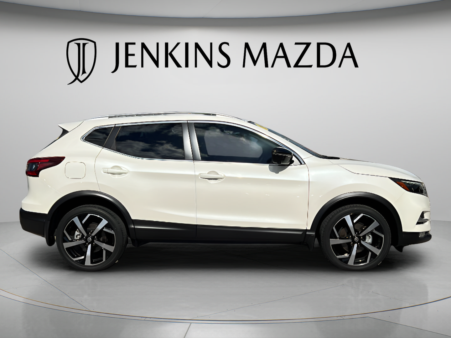 Used 2021 Nissan Rogue Sport SL w/ Premium Package FWD image 8