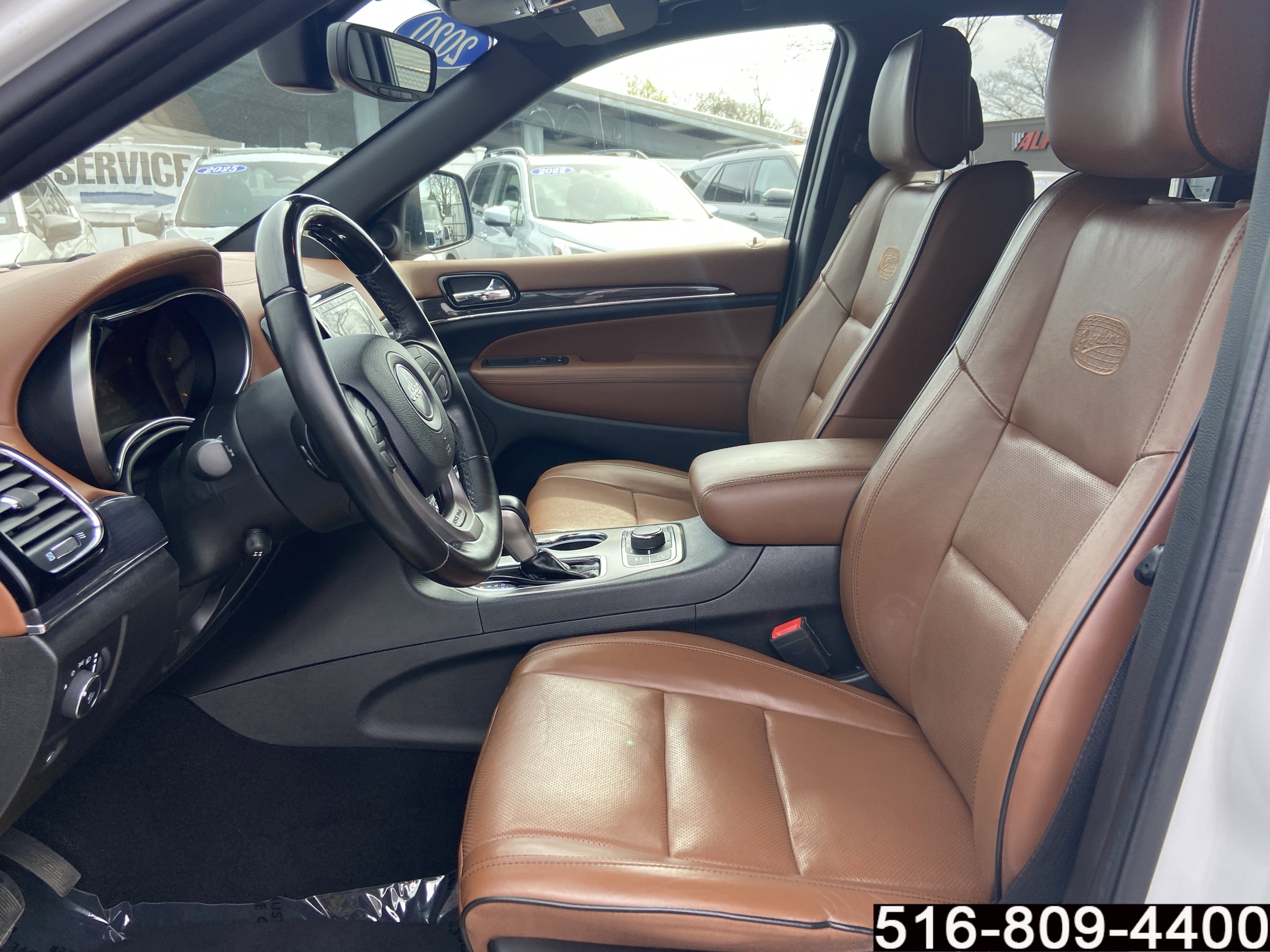 Used 2020 Jeep Grand Cherokee Overland AWD/4WD image 23