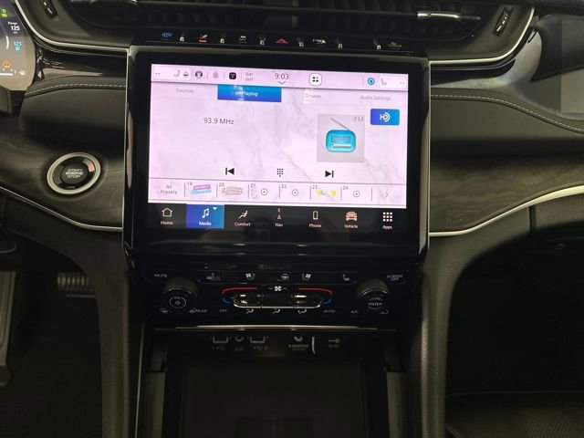 Used 2023 Jeep Grand Cherokee 4WD 4xe w/ Luxury Tech Group II image 21