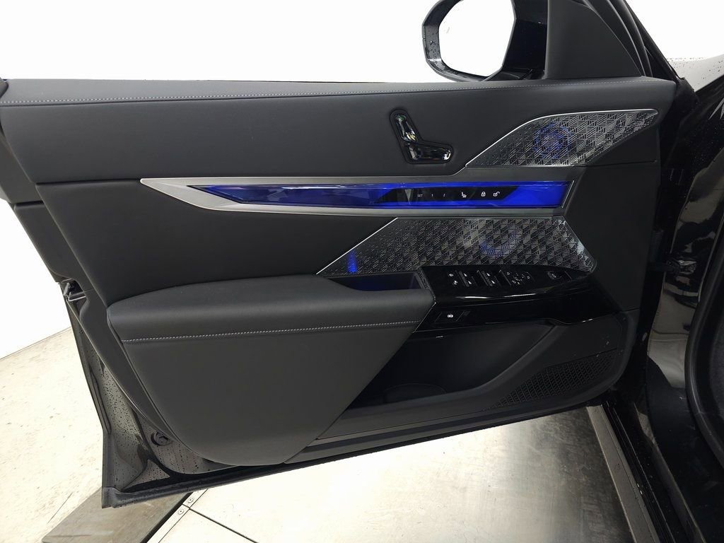 New 2026 BMW 760i xDrive w/ Executive Package image 10