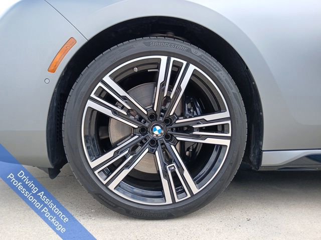 Certified 2025 BMW 740i image 4