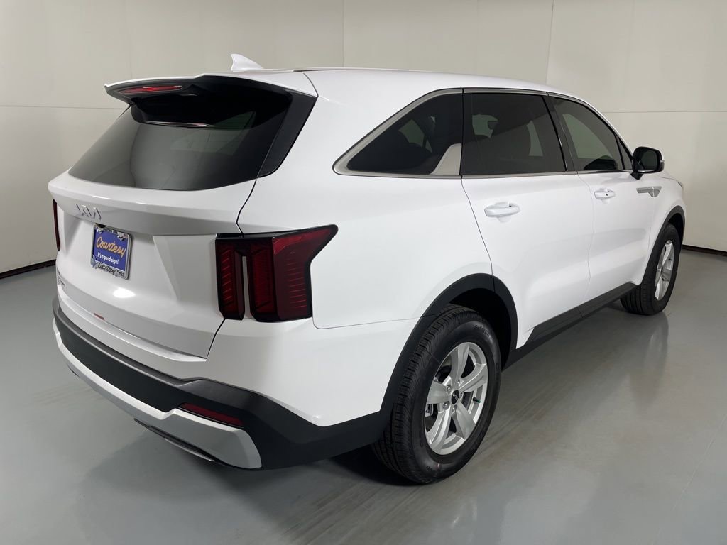 New 2026 Kia Sorento LX image 8