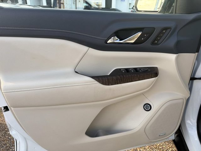 Used 2023 GMC Acadia Denali w/ Denali Technology Package FWD image 24