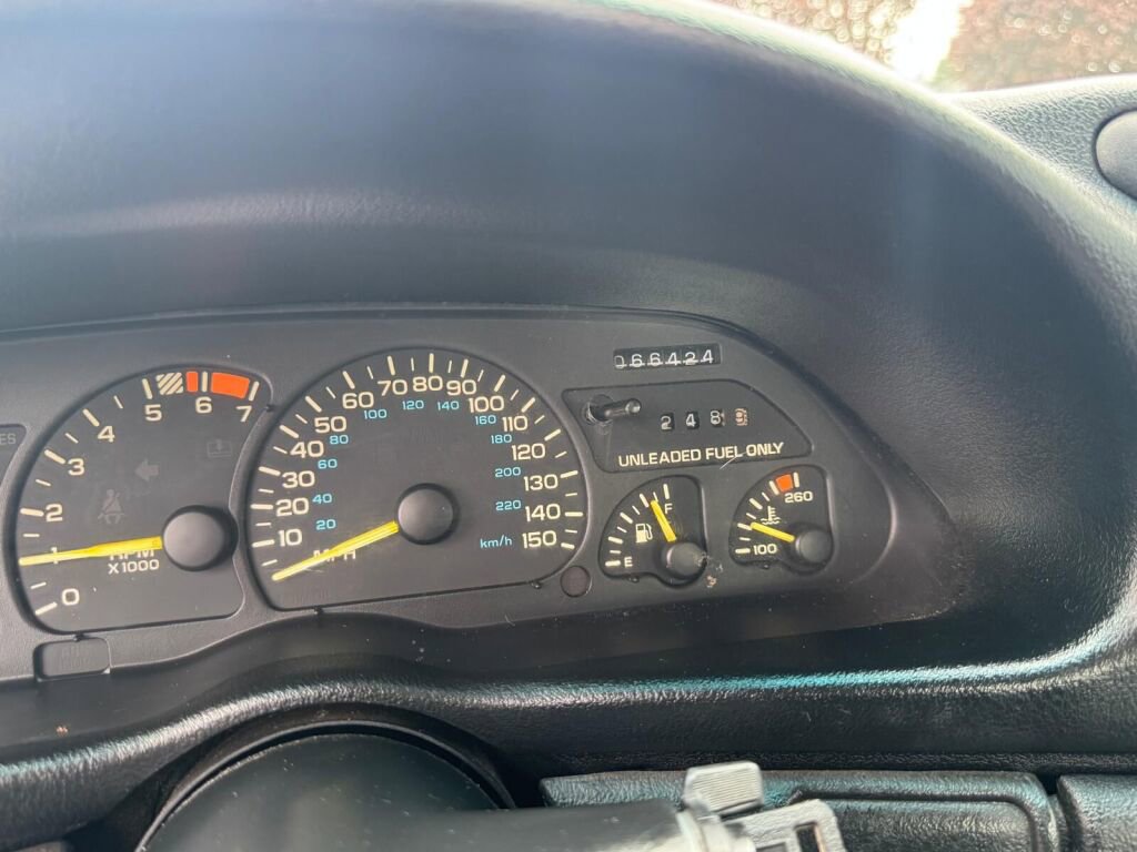 Used 1993 Chevrolet Camaro Z28 RWD image 17