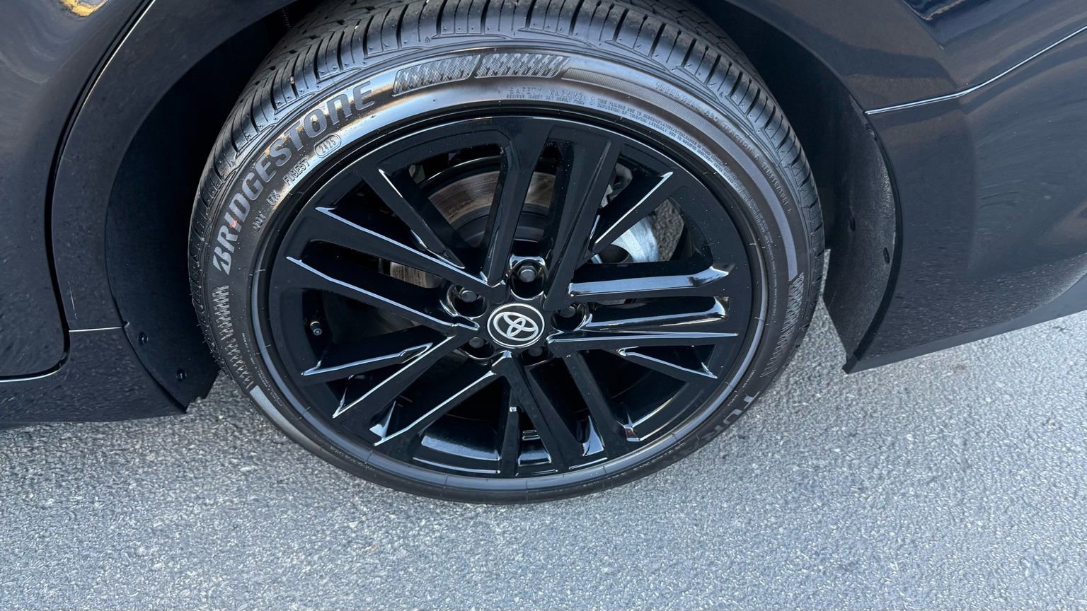 Used 2025 Toyota Camry SE image 15