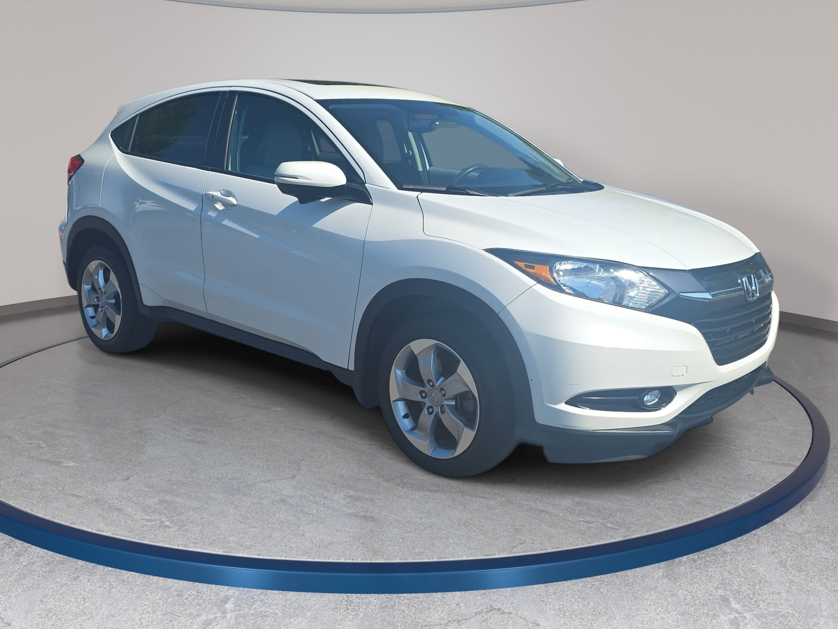 Used 2017 Honda HR-V EX image 3
