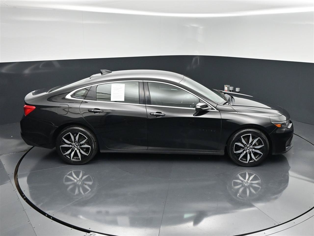 Used 2018 Chevrolet Malibu LT FWD image 22