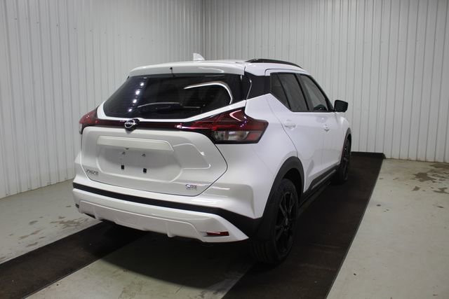 Used 2024 Nissan Kicks SR w/ SR Premium Package FWD image 6