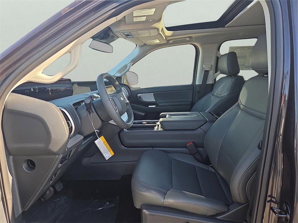 New 2025 Ford Expedition Active image 12