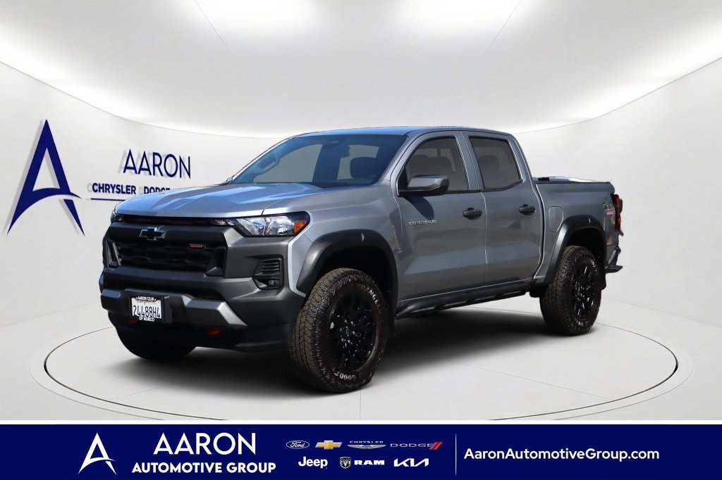 Used 2025 Chevrolet Colorado Trail Boss AWD/4WD image 1