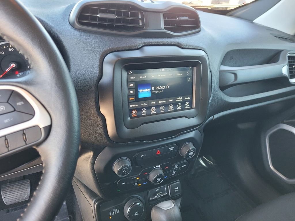 Used 2020 Jeep Renegade Latitude w/ Cold Weather Group image 25