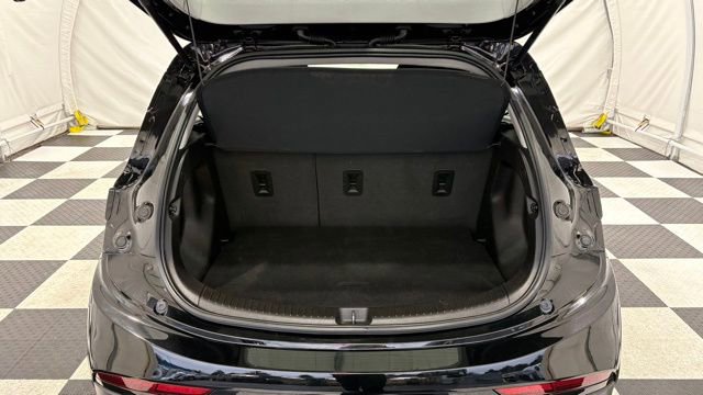 Used 2023 Chevrolet Bolt LT image 4