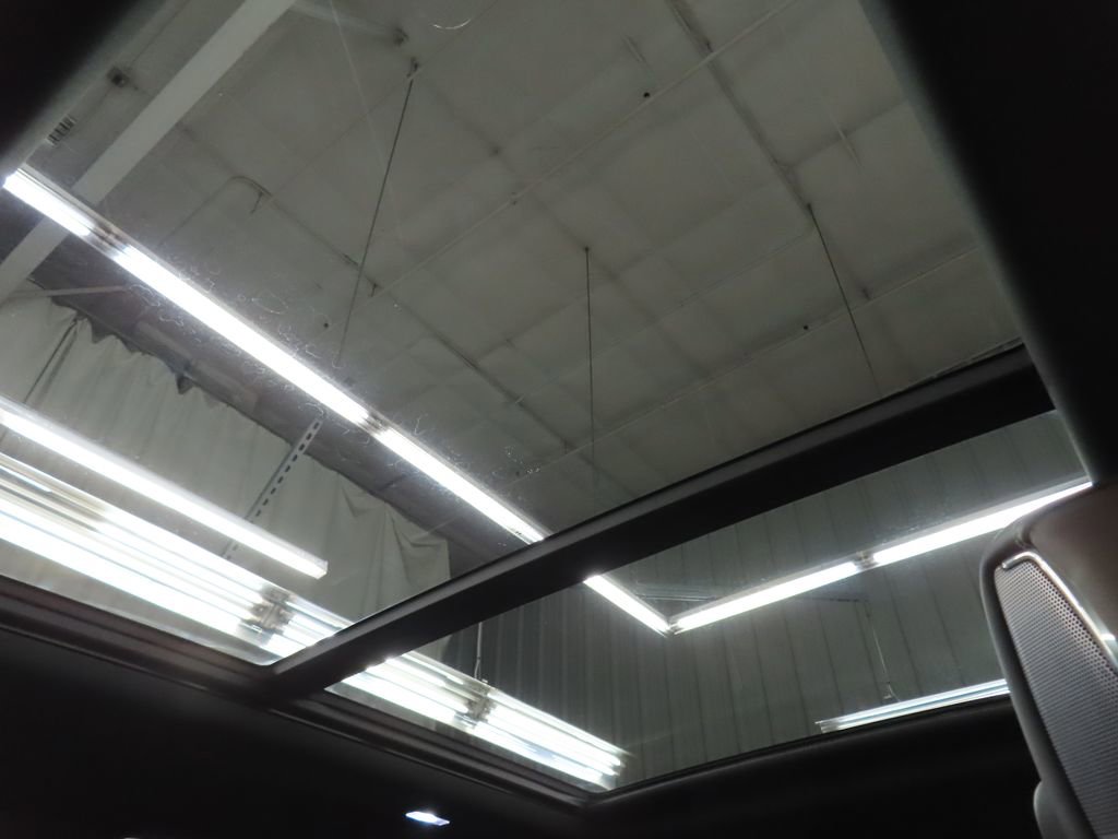 Used 2025 GMC Yukon Denali Ultimate image 35