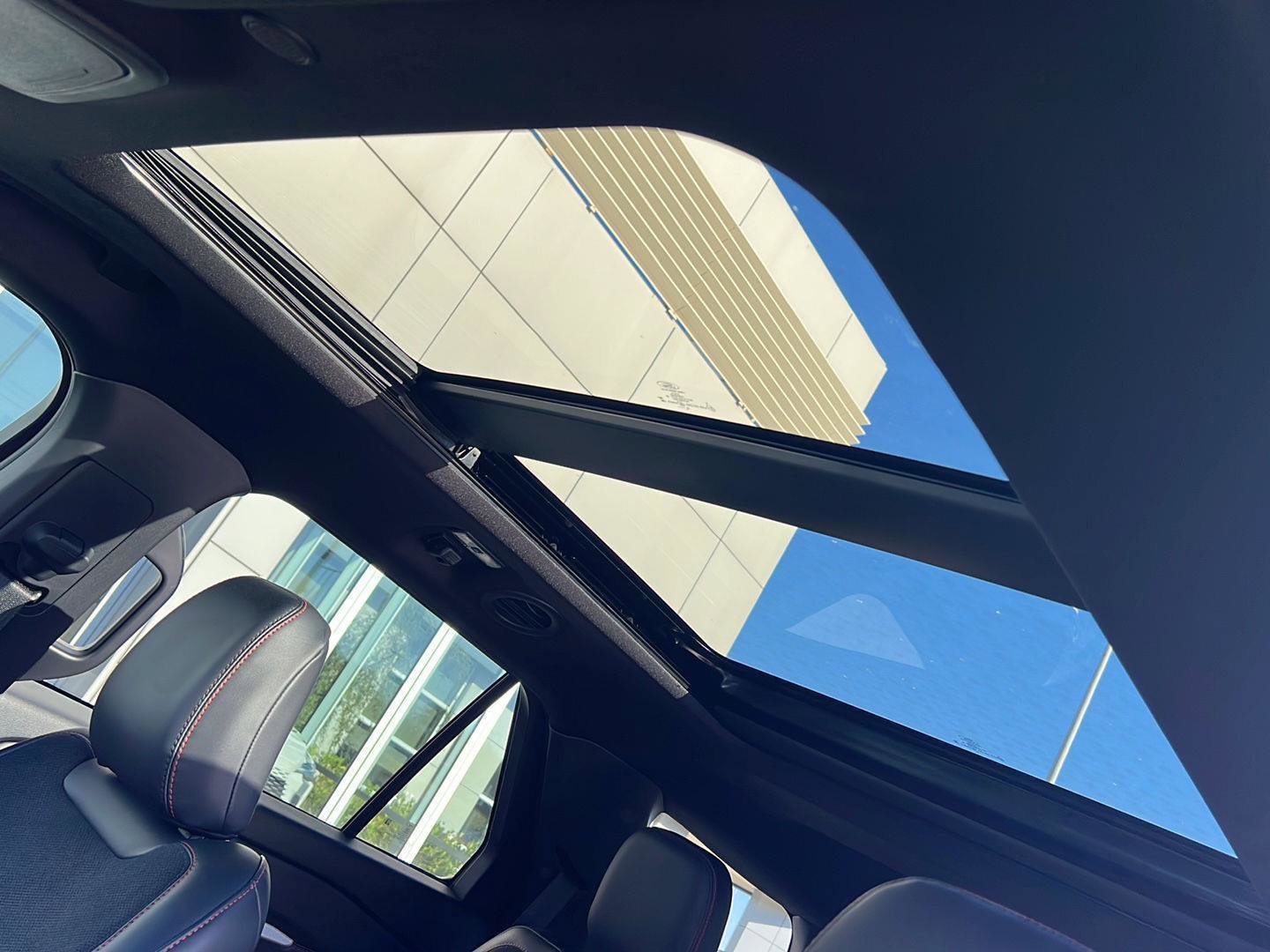 Used 2025 Ford Explorer ST w/ Sun And Sound Package image 33