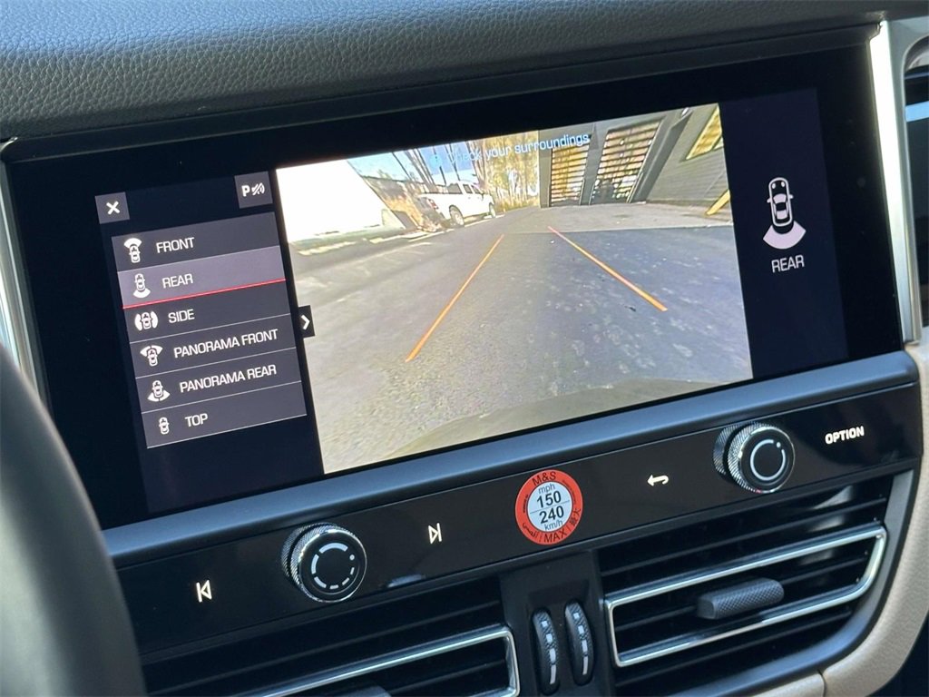 Used 2025 Porsche Macan image 26