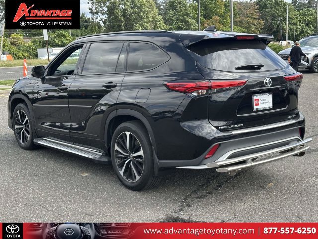 Used 2022 Toyota Highlander XSE AWD/4WD image 10