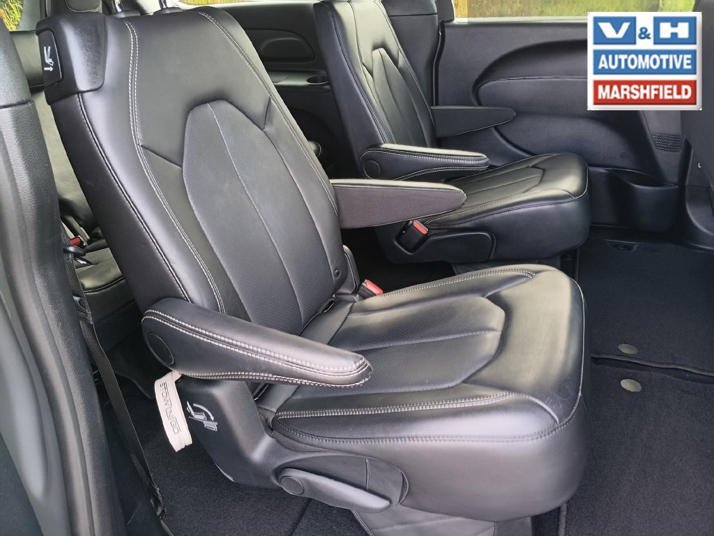 Used 2025 Chrysler Pacifica Select FWD image 24