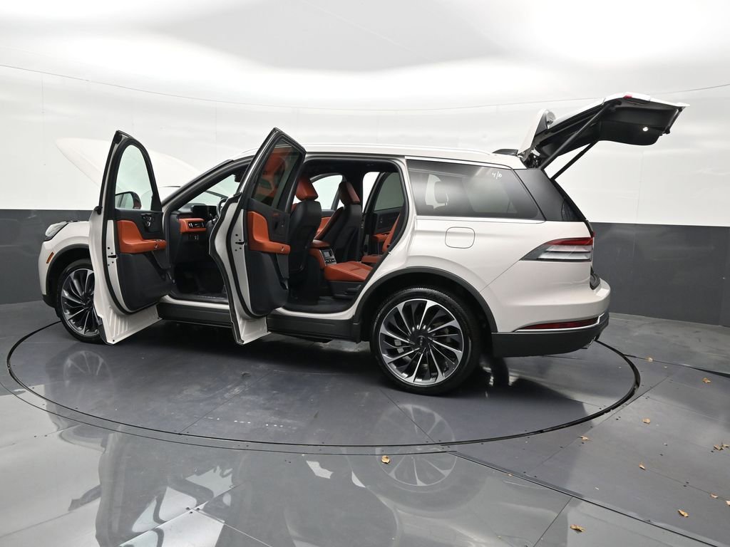 Used 2025 Lincoln Aviator Reserve w/ Illumination Package image 35