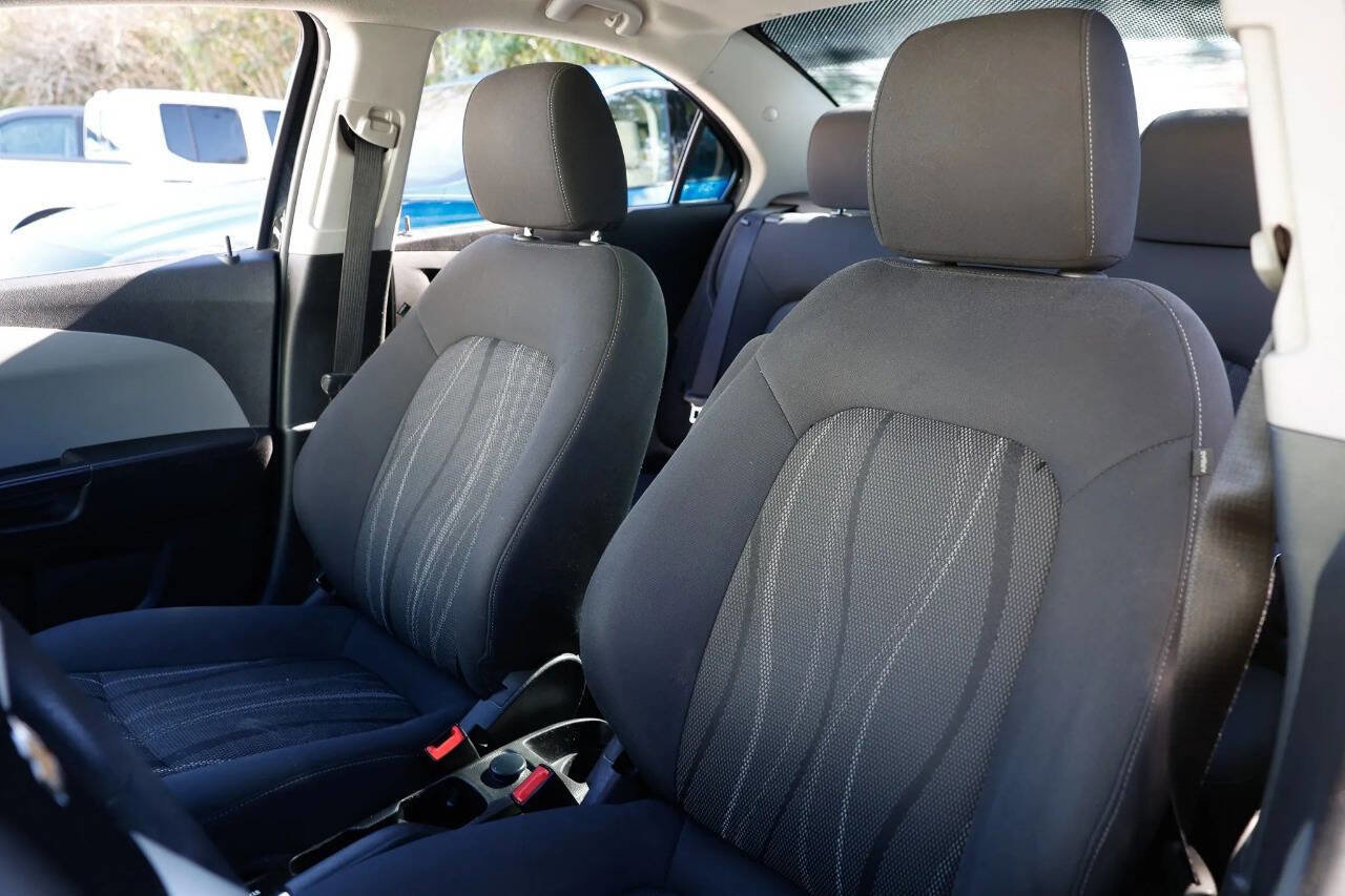 Used 2017 Chevrolet Sonic LT image 30