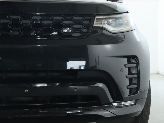 Used 2025 Land Rover Discovery Dynamic SE AWD/4WD image 44