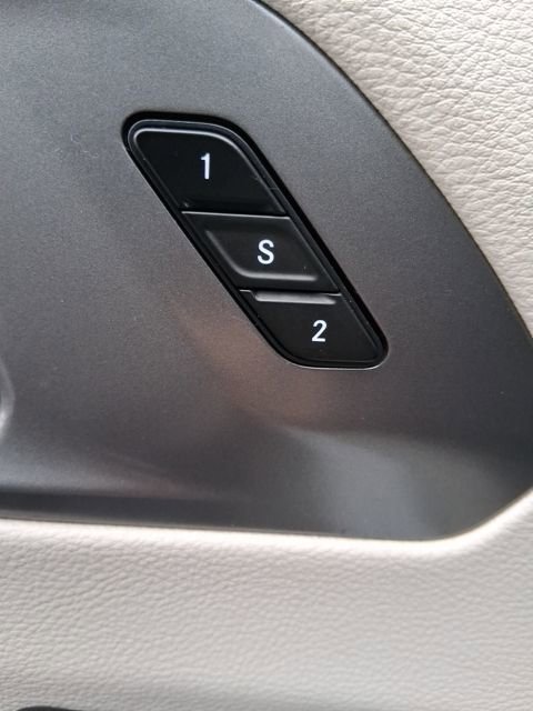 Used 2024 Chrysler Pacifica Touring-L image 11