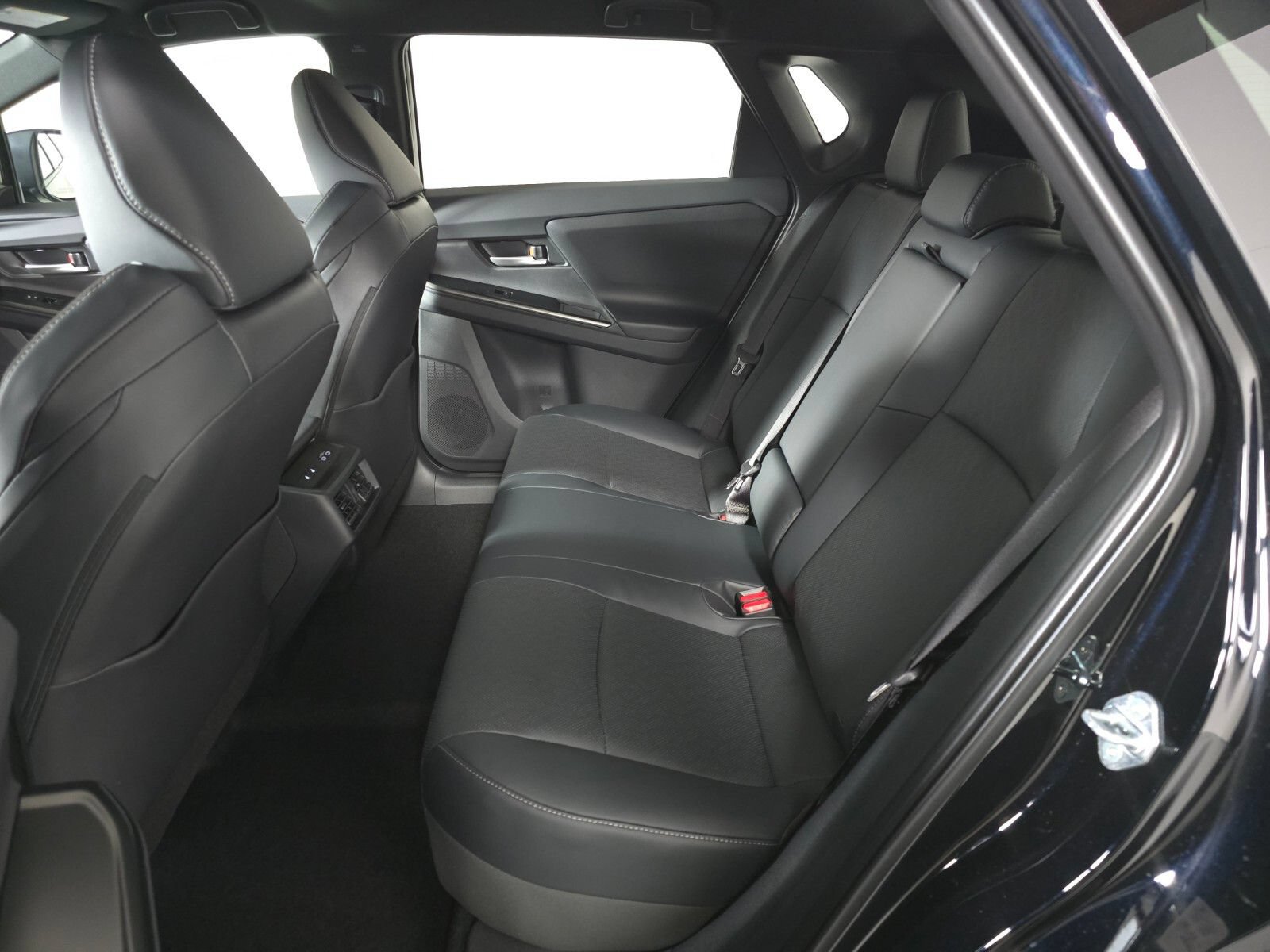 New 2026 Subaru Solterra AWD/4WD image 13
