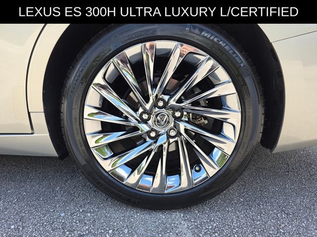 Used 2024 Lexus ES 300h Ultra Luxury w/ Accessory Package (Z1) FWD image 15