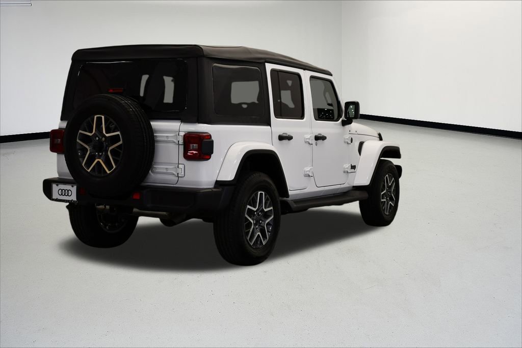 Used 2025 Jeep Wrangler Sahara image 5
