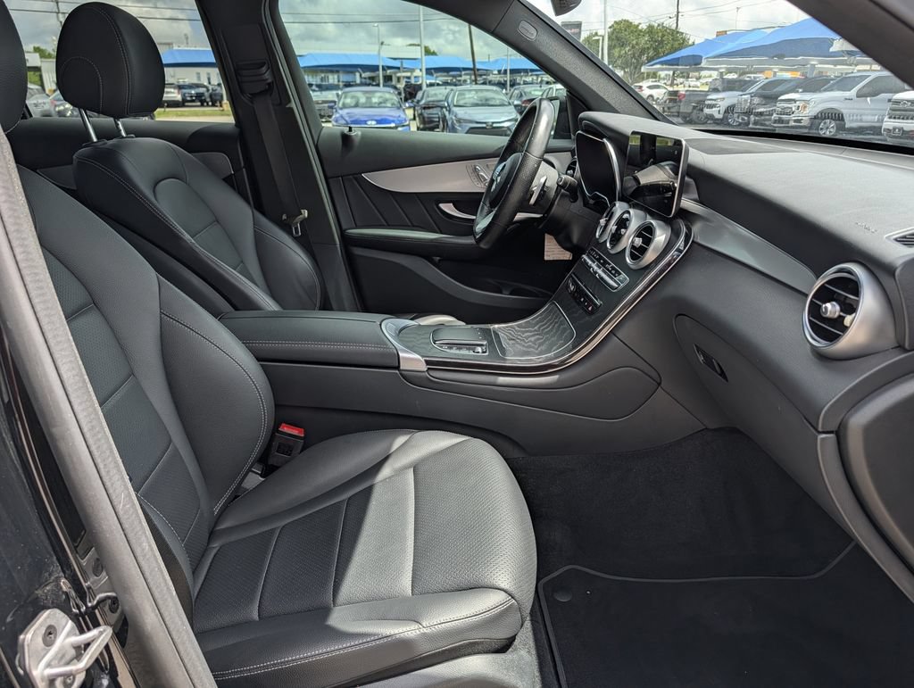 Used 2022 Mercedes-Benz GLC 300 image 31