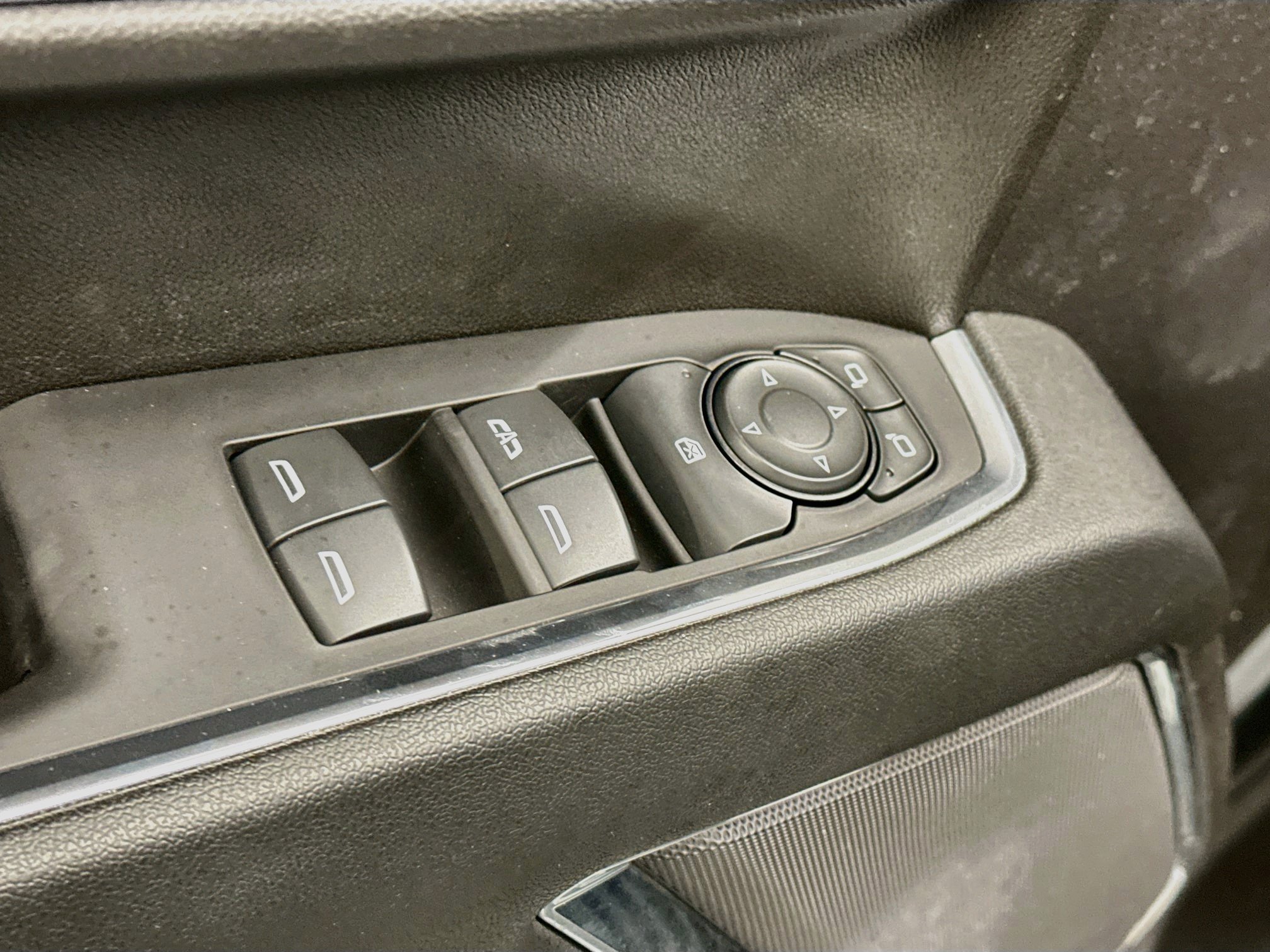 Used 2024 Chevrolet Silverado 1500 LT AWD/4WD image 15
