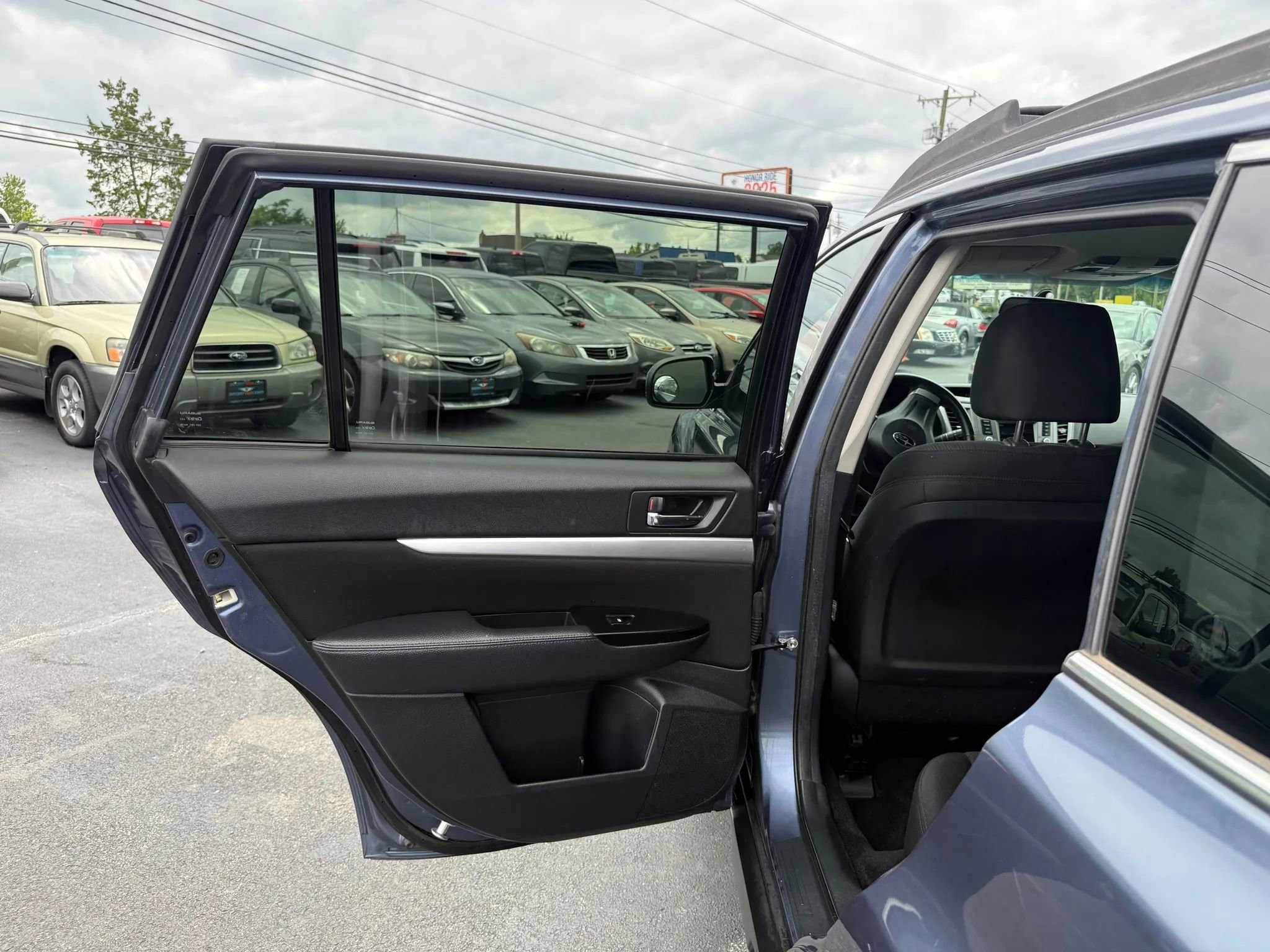 Used 2014 Subaru Outback 2.5i Premium image 32
